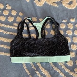 Lululemon size 6 sports bra (no padding)